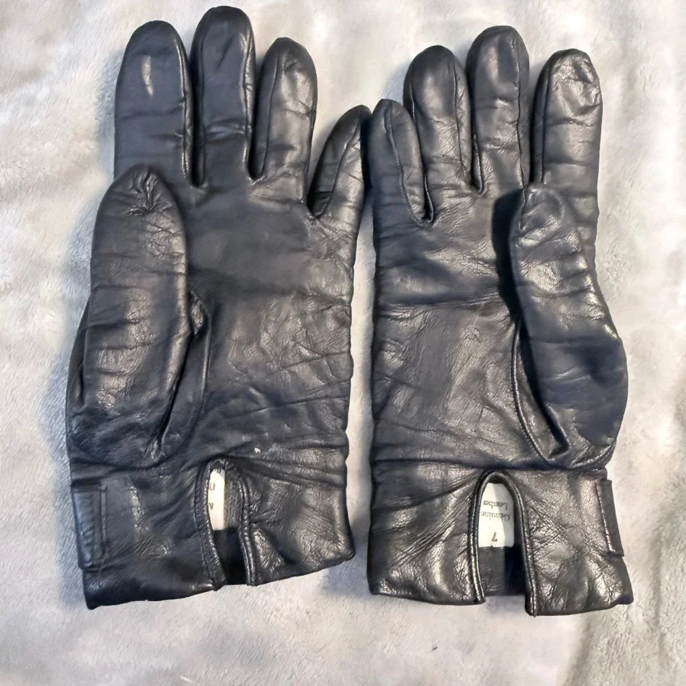 Y2K Italian Black Leather Cashmere Lined Gloves Size 7 Buckle Grommet Motto